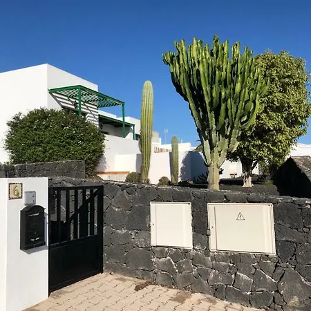 Casa Tranquila Con Vistas En La Colina De Hébergement de vacances